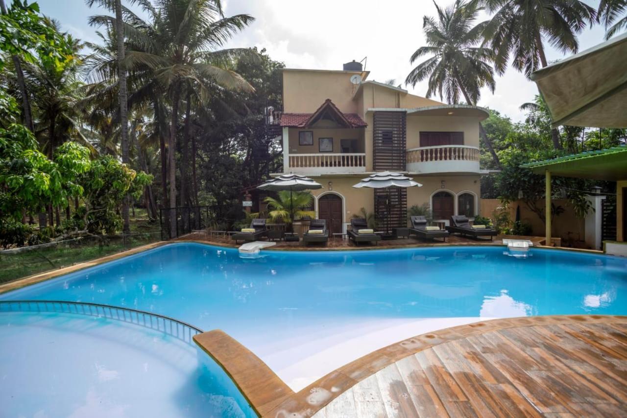 Holiday Goa Hotel Arpora Exterior photo